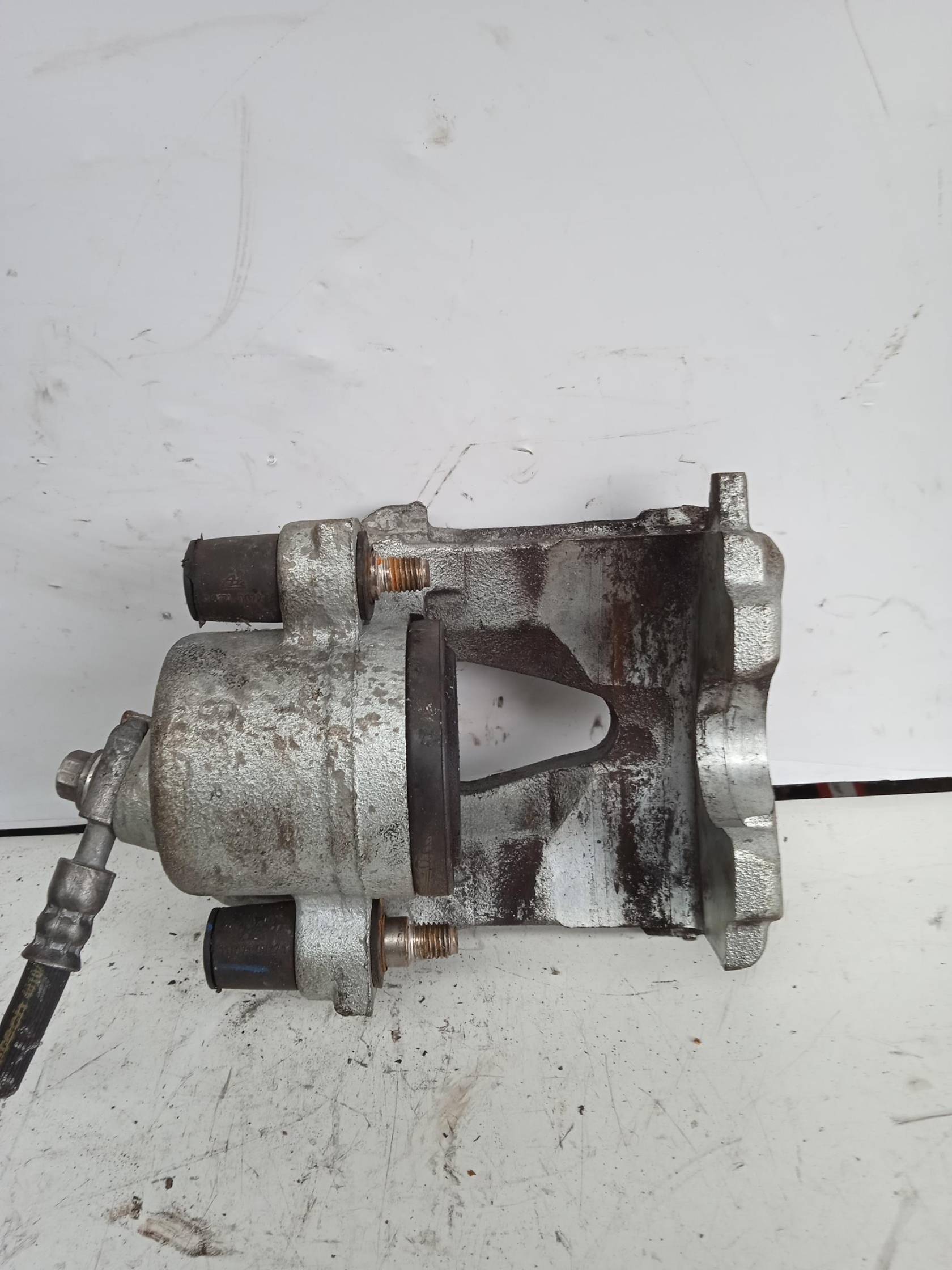 Pinza freno ant. sx.